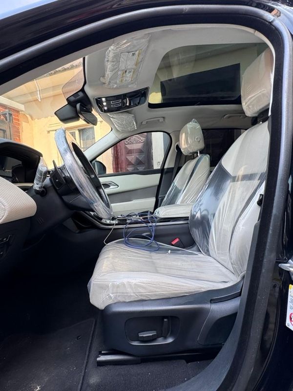 Thumbnail 7 of 2018 Land Rover Velar Range Rover Velar